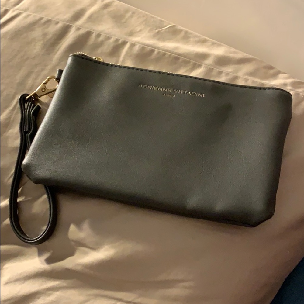 🥳FREE W/ PURCHASE🥳 Cell phone charging wristlet